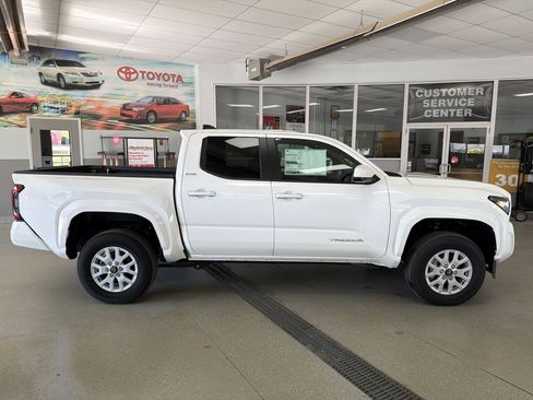New 2025 Toyota Tacoma SR5 RWD image 6