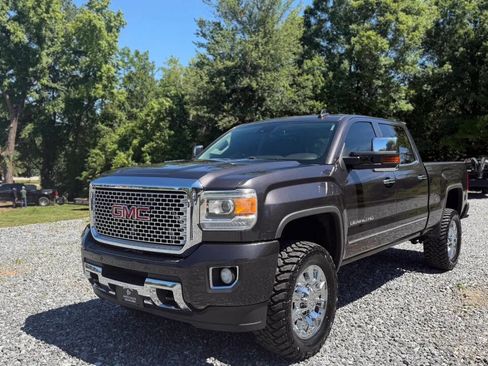 Used 2016 GMC Sierra 2500 Denali w/ Duramax Plus Package AWD/4WD image 3
