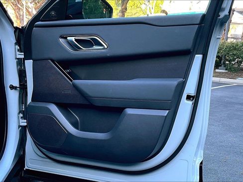 Used 2025 Land Rover Range Rover Velar Dynamic SE image 28