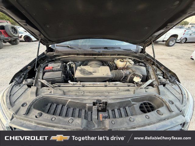 Used 2023 Chevrolet Suburban Z71 w/ Luxury Package AWD/4WD image 38