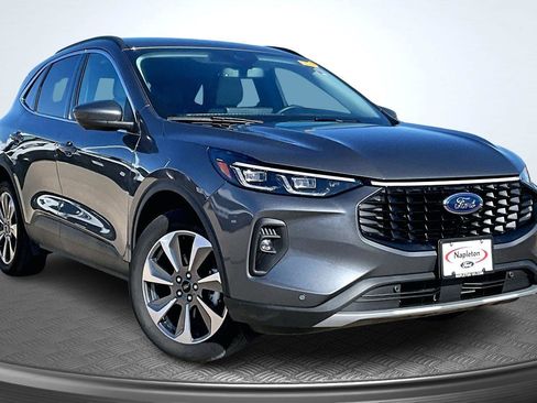 Used 2024 Ford Escape Platinum image 12