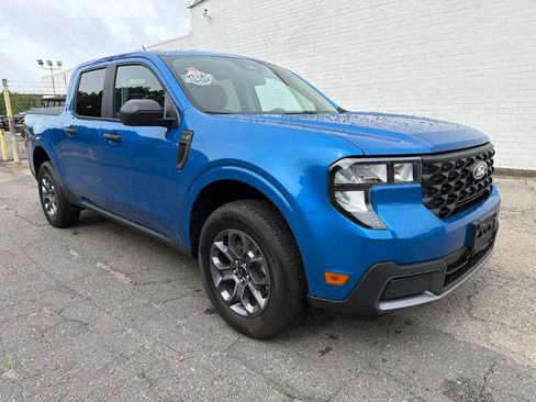 Used 2025 Ford Maverick XLT w/ Equipment Group 302A AWD/4WD image 8