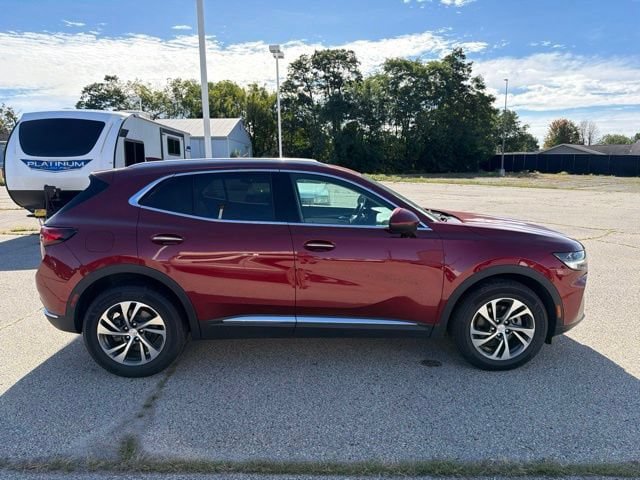 Used 2021 Buick Envision Essence w/ Technology Package I AWD/4WD image 3