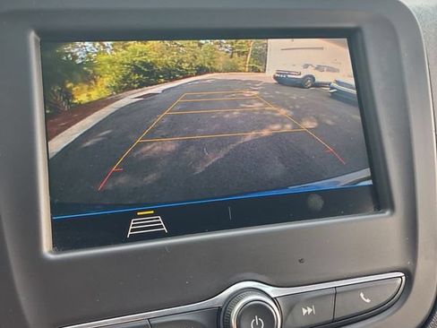 Used 2019 Chevrolet Equinox LT FWD image 16