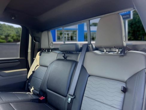 Certified 2025 Chevrolet Silverado 2500 ZR2 w/ Technology Package AWD/4WD image 29