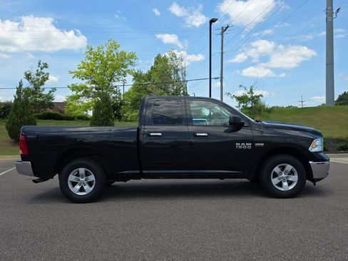 Used 2017 RAM 1500 Classic SLT AWD/4WD image 2