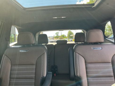 Used 2026 GMC Acadia Denali Ultimate w/ LPO, Floor Liner Package AWD/4WD image 15
