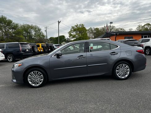 Used 2014 Lexus ES 350 w/ Luxury Package FWD image 8