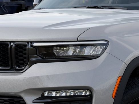New 2025 Jeep Grand Cherokee Limited w/ Luxury Tech Group II AWD/4WD image 11