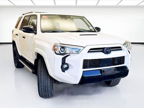 Used 2021 Toyota 4Runner Venture image 3