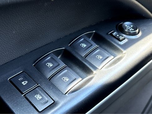 Used 2022 Chevrolet Colorado LT w/ LT Convenience Package image 17