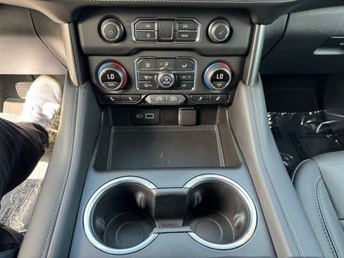 Used 2021 Chevrolet Tahoe Z71 w/ Luxury Package AWD/4WD image 30