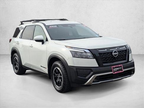 Used 2024 Nissan Pathfinder Rock Creek image 3