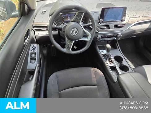 Used 2025 Nissan Altima 2.5 SV FWD image 8