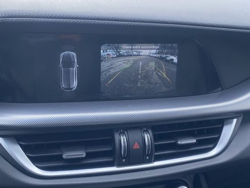 Used 2023 Alfa Romeo Stelvio Veloce image 27