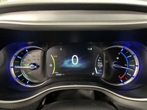 Used 2020 Chrysler Pacifica Touring-L w/ S Appearance Package image 18