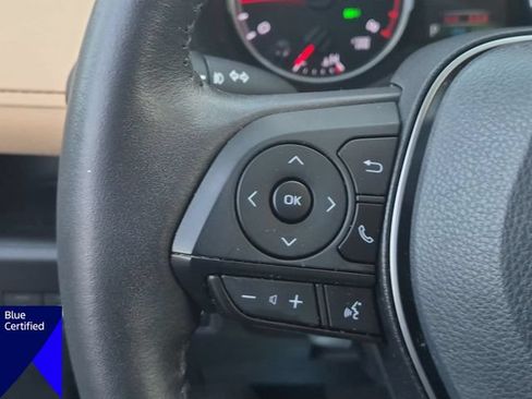 Used 2022 Toyota RAV4 XLE Premium FWD image 18