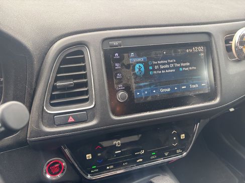 Used 2021 Honda HR-V EX image 11