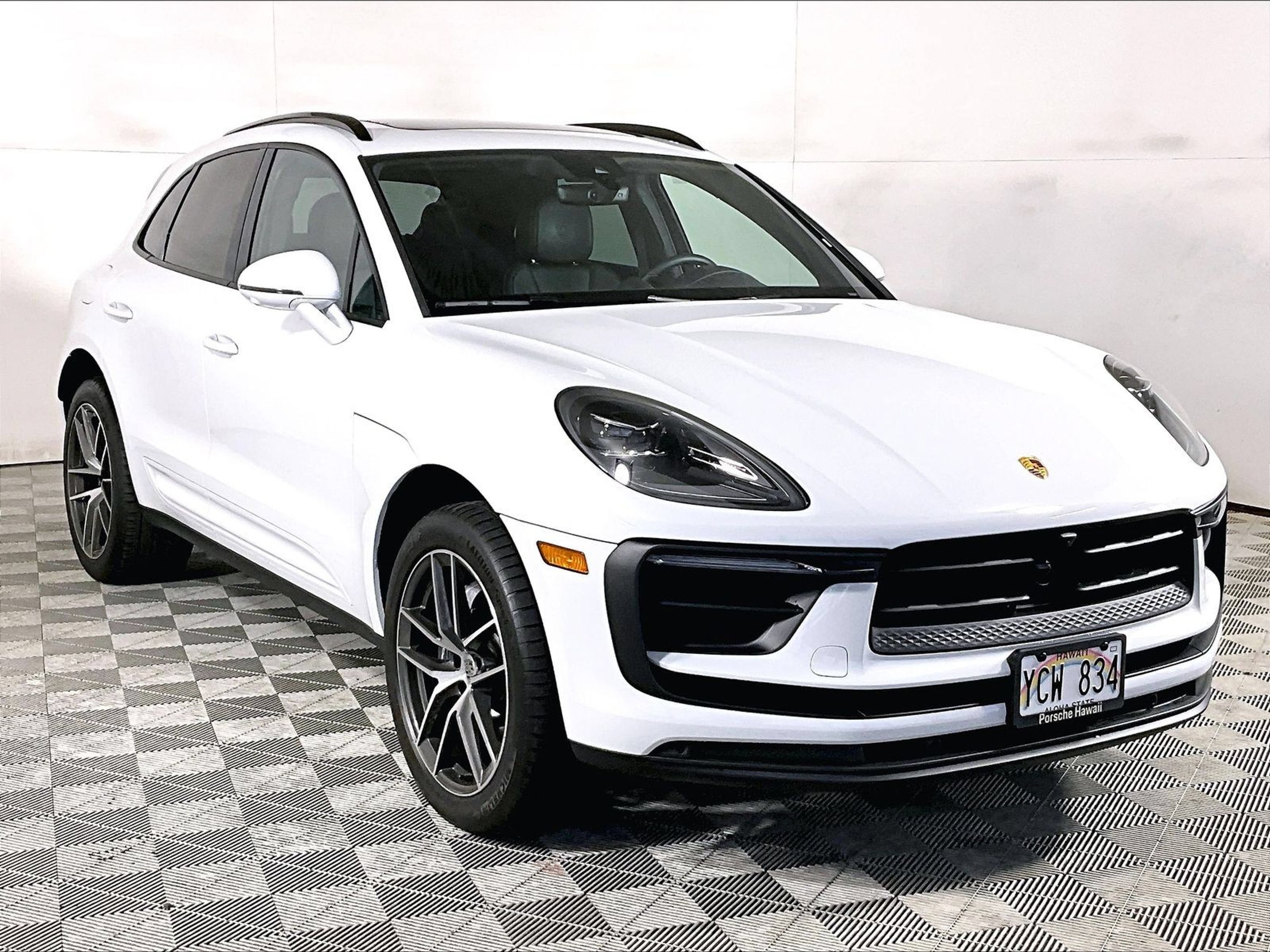 Used 2026 Porsche Macan AWD/4WD image 7