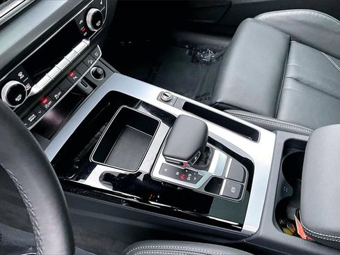 Used 2025 Audi Q5 2.0T Premium w/ Convenience Plus Package image 18