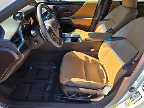 Used 2019 Lexus ES 350 Luxury w/ Premium Package image 13