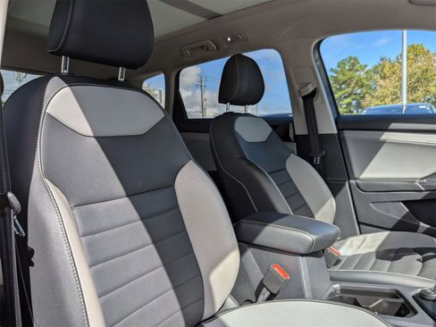 Used 2022 Volkswagen Taos SEL image 38