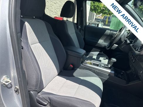 Used 2020 Toyota Tacoma TRD Off-Road w/ Technology Package RWD image 9