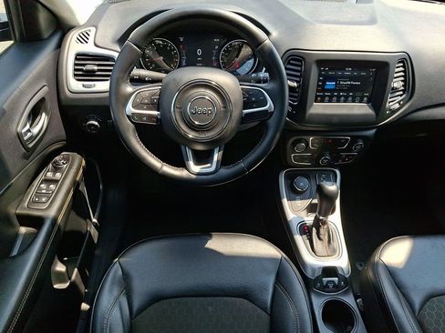 Used 2020 Jeep Compass Latitude w/ Popular Equipment Group AWD/4WD image 12