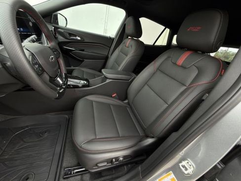 New 2026 Chevrolet Trax RS w/ Sunroof Package FWD image 18