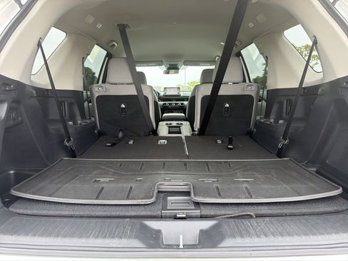 Certified 2024 Honda Pilot LX image 4