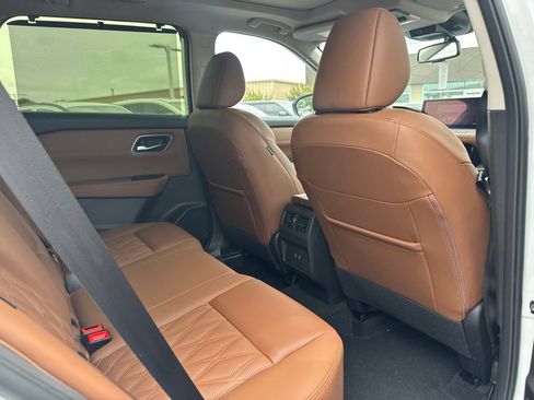 Used 2026 Nissan Rogue Platinum AWD/4WD image 22