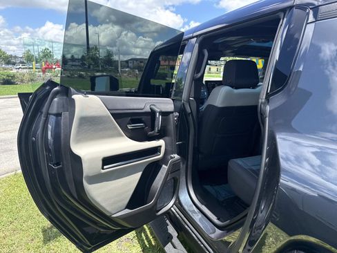 Used 2026 GMC Hummer EV SUV AWD/4WD image 13