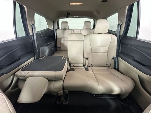 Used 2017 Honda Pilot Touring image 4