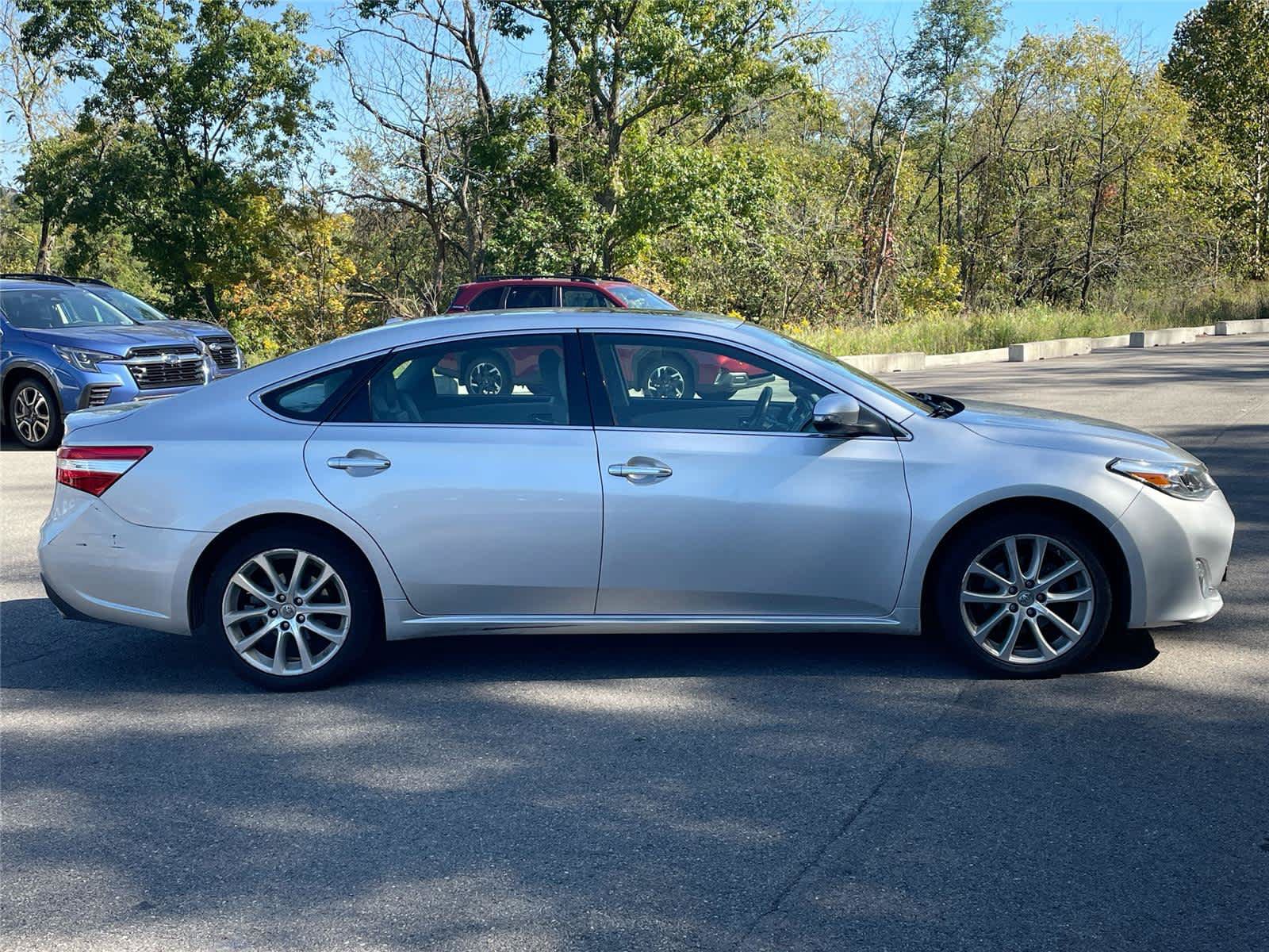 Used 2013 Toyota Avalon XLE Touring FWD image 3