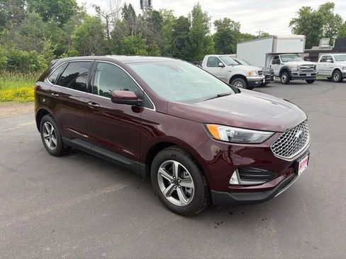 Used 2024 Ford Edge SEL w/ Convenience Package AWD/4WD image 3