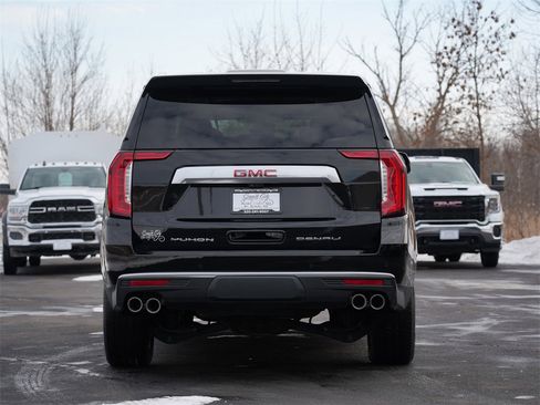 Used 2024 GMC Yukon XL Denali w/ Advanced Technology Package image 4