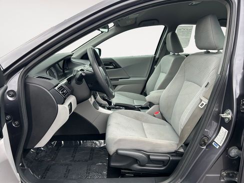 Used 2017 Honda Accord LX image 7