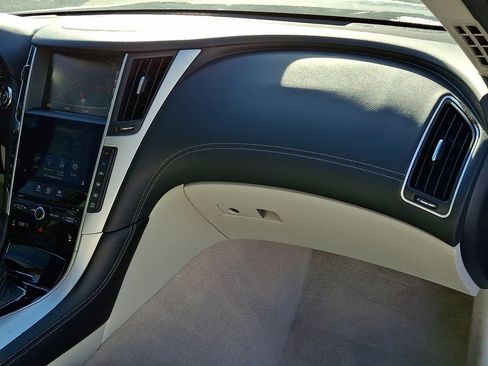 Used 2019 INFINITI Q50 Luxe w/ Essential Package (3.0T Luxe) image 12