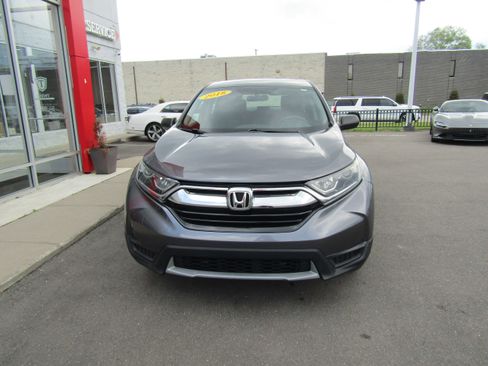 Used 2018 Honda CR-V LX image 3