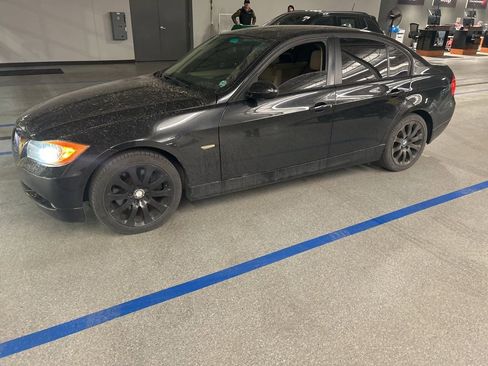 Used 2006 BMW 330xi Sedan image 2