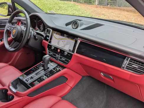 Certified 2026 Porsche Macan AWD/4WD image 21