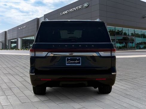 Used 2022 Lincoln Navigator L Reserve AWD/4WD image 4