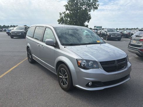 Used 2019 Dodge Grand Caravan SXT w/ Blacktop Package FWD image 7