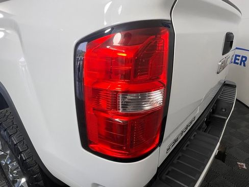 Used 2015 GMC Sierra 2500 Denali w/ Duramax Plus Package AWD/4WD image 33