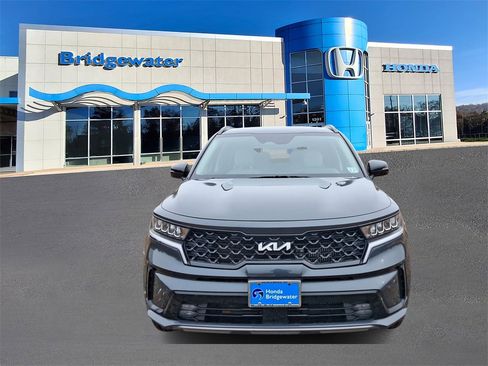 Used 2022 Kia Sorento EX image 2