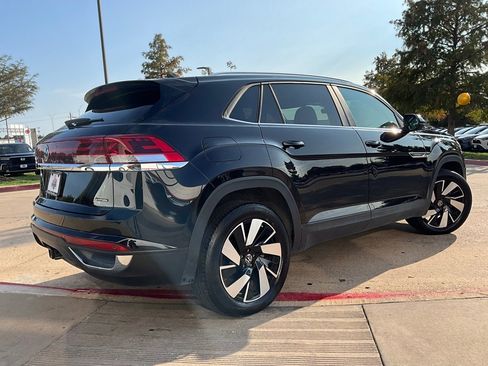 Used 2025 Volkswagen Atlas Cross Sport SE image 6