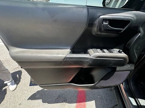 Used 2021 Toyota Tacoma SR5 RWD image 17