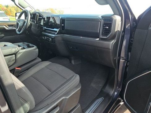 Used 2024 Chevrolet Silverado 1500 LT image 29