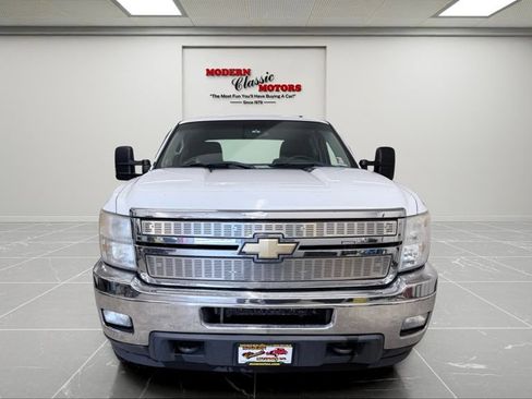 Used 2011 Chevrolet Silverado 2500 LT AWD/4WD image 2