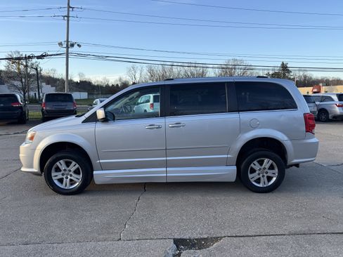 Used 2011 Dodge Grand Caravan Crew w/ Safety Sphere Group image 6